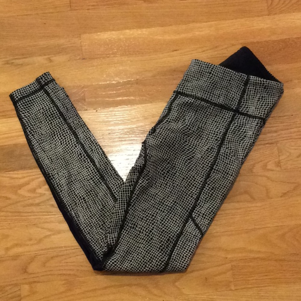 Black&white lululemon leggings